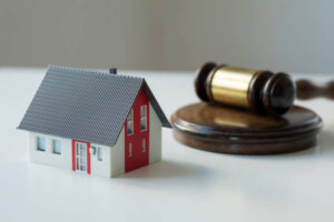 What Are the Risks of Selling a Foreclosed Home